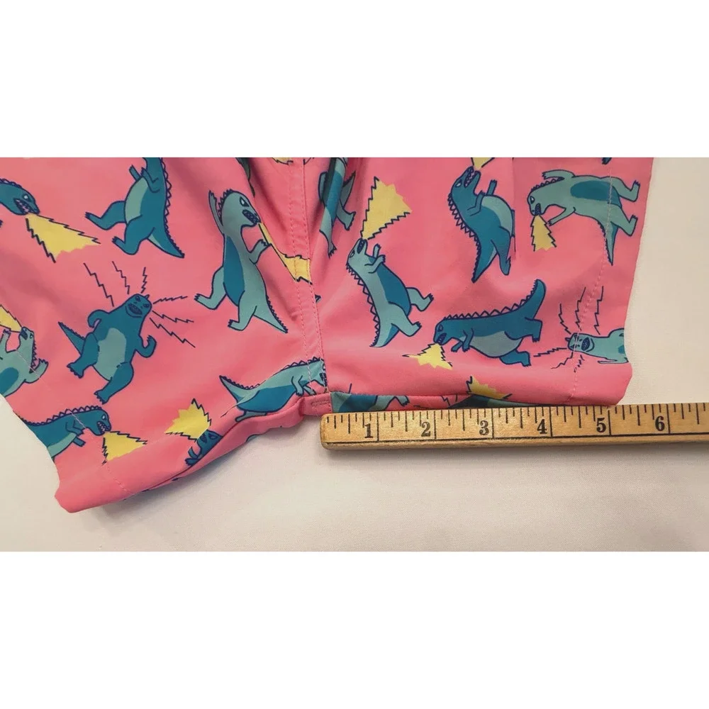 Chubbies The Dino Swim Trunks Lined Men’s size Medium in Pink Beach Summer Vacay